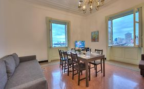 I Marinai - In The City Of Genoa - Happy Rentals